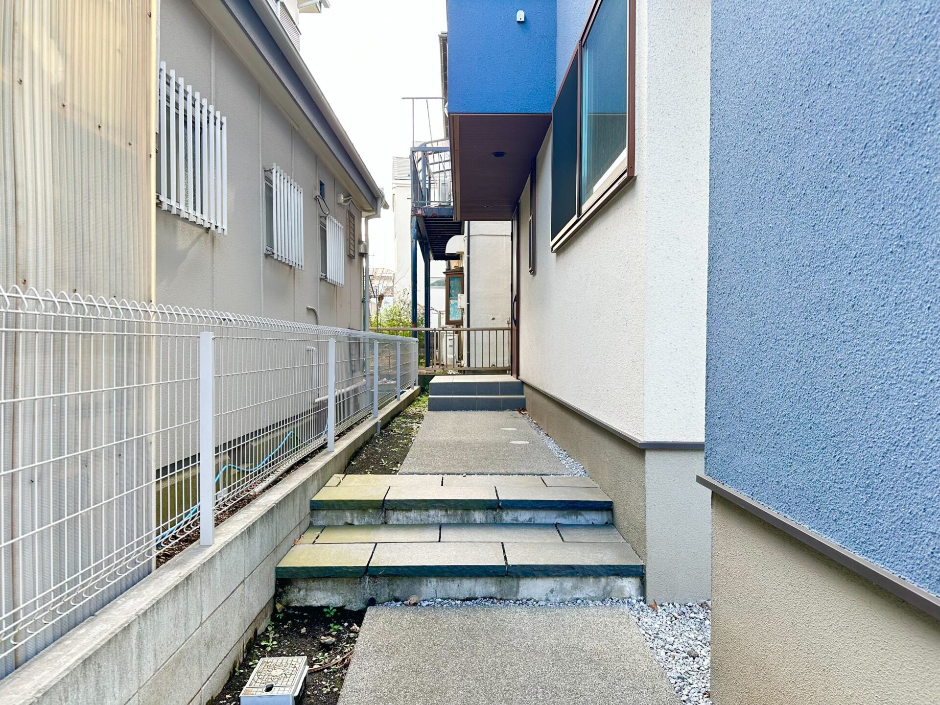 玄関アプローチ